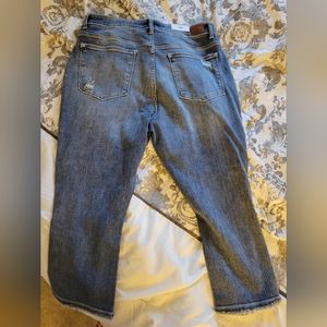 Women distressed capri